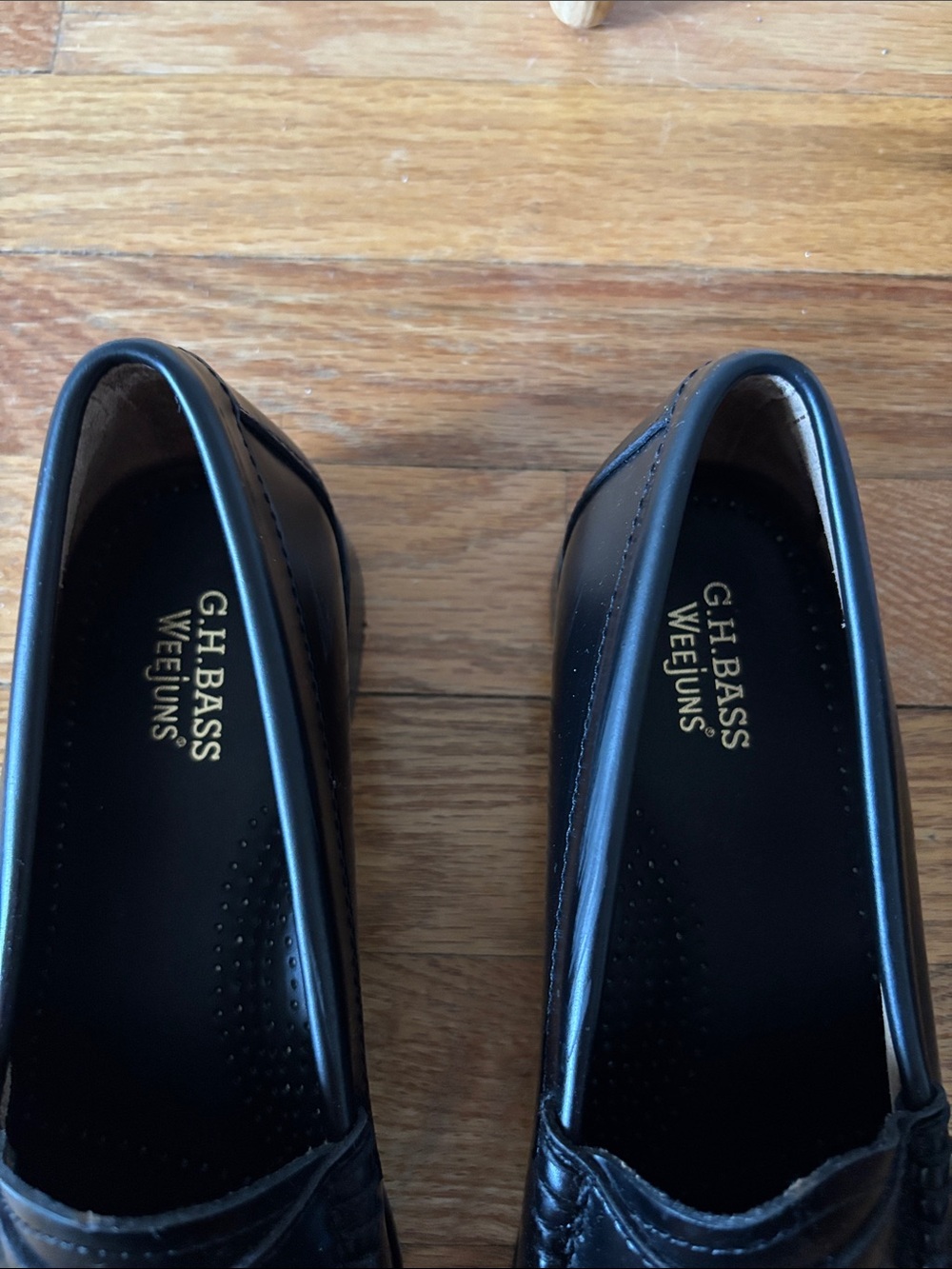 G.H. Bass Whitney Weejuns Loafers - Picture 2 of 7